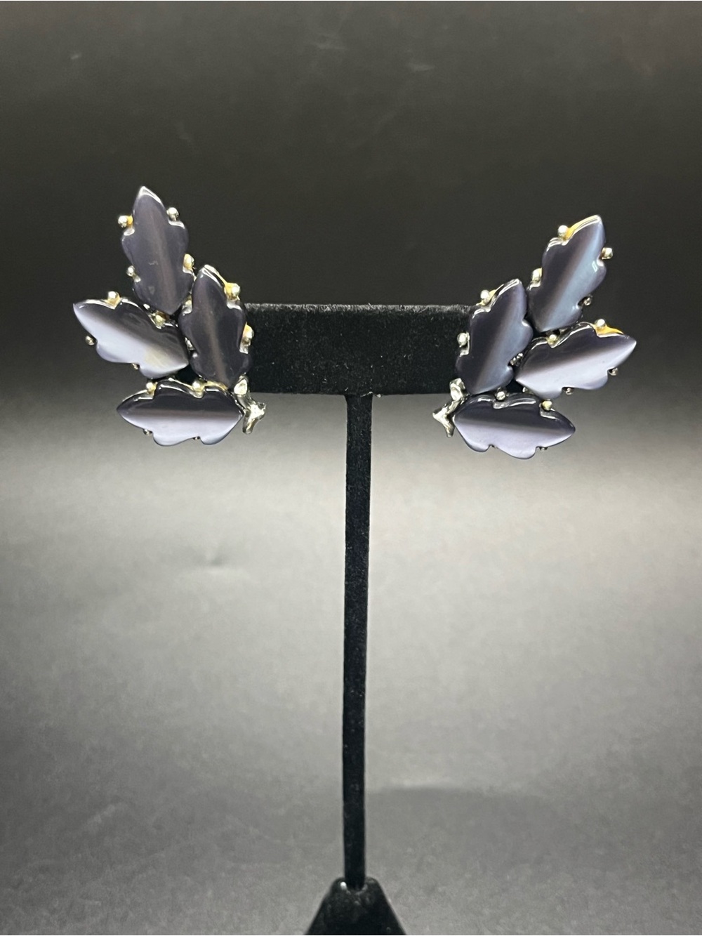 Vintage Lisner Gray Cat Eye Leaf Cluster Clip On Earrings